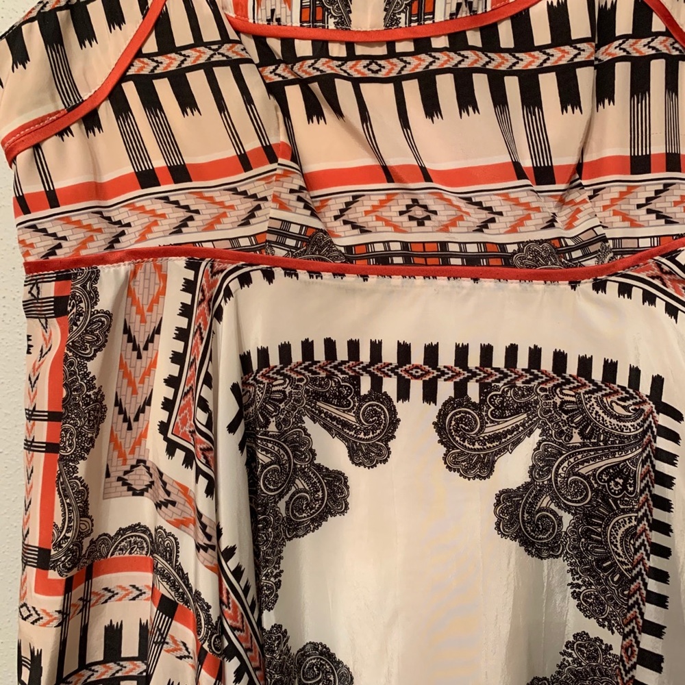 Patterned Dress - Picture 4 of 4